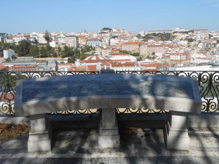 Lisbon Self-Guided Walking Tour and Scavenger Hunt - Activity Details