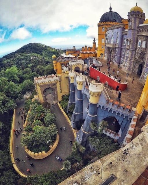 Lisbon: Sintra/Cabo da Roca/Cascais- Polski przewodnik - Transportation and Group Dynamics
