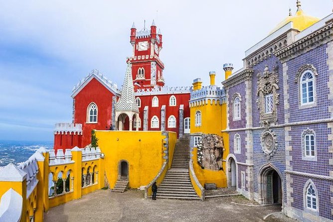 Lisbon: Sintra Deluxe Day Trip - Transportation and Guided Experience