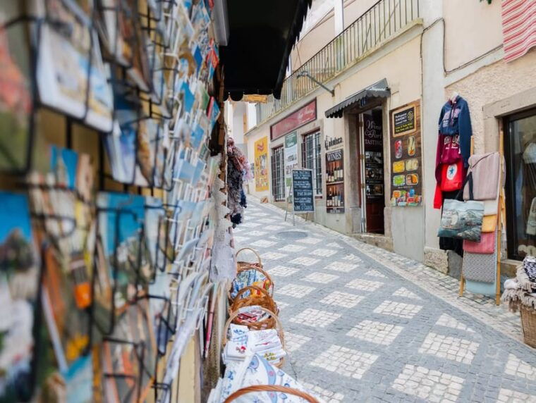 Lisbon: Sintra, Pena Palace & Cascais Guided Tour - FAQ