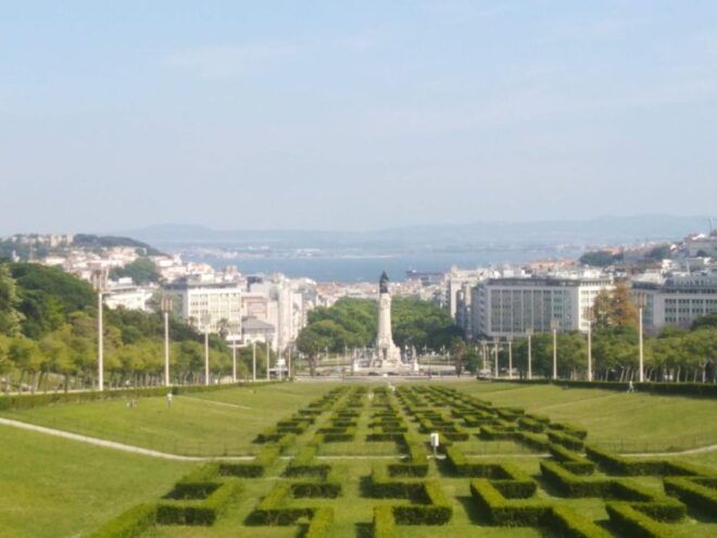 Lisbon Small Group Tour: the City of 7 Hills + King Crist - Optional Visits and Experiences