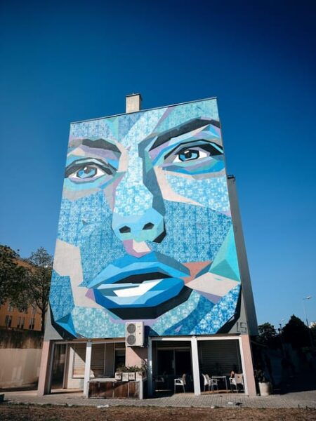 Lisbon: Street Art Lovers With Tuktuk - Art and Pleasure Combination
