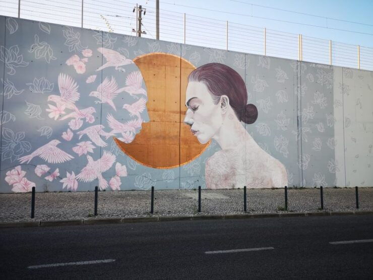 Lisbon: Street Art Tuk Tuk Tour - Experience Highlights