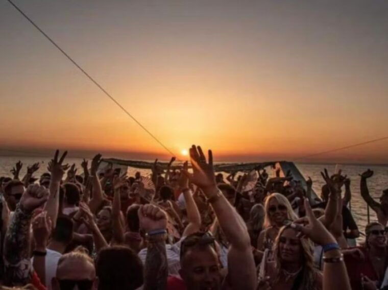 Lisbon: Sunset Boat Party Cruise with DJ and Open Bar - Who Will Love This Experience?