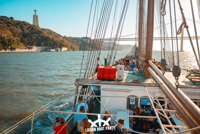 Lisbon: Sunset Boat Party with 2 Drinks and Free Club Entry - The Sum Up