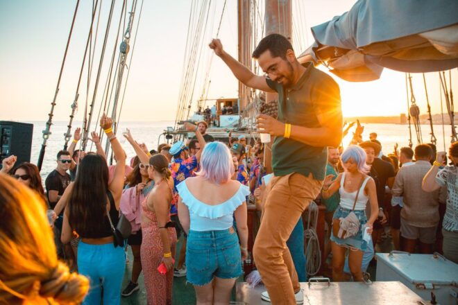 Lisbon: Sunset Boat Party With Live DJ and Night Club Entry - Multilingual Experience and Music Selection
