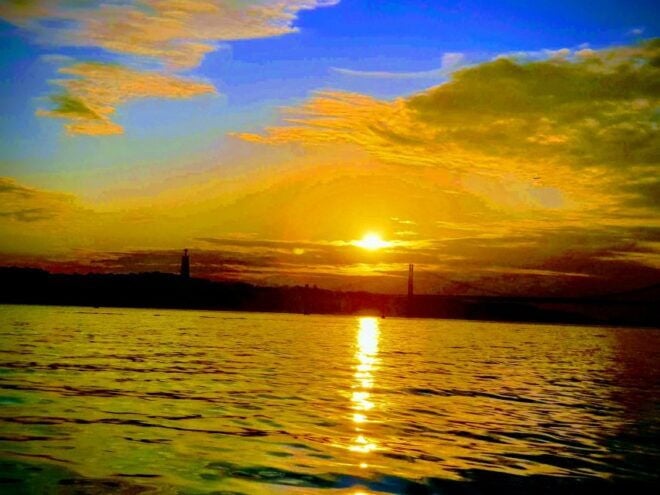 Lisbon: Sunset Boat Tour on Classic Boat - Includes