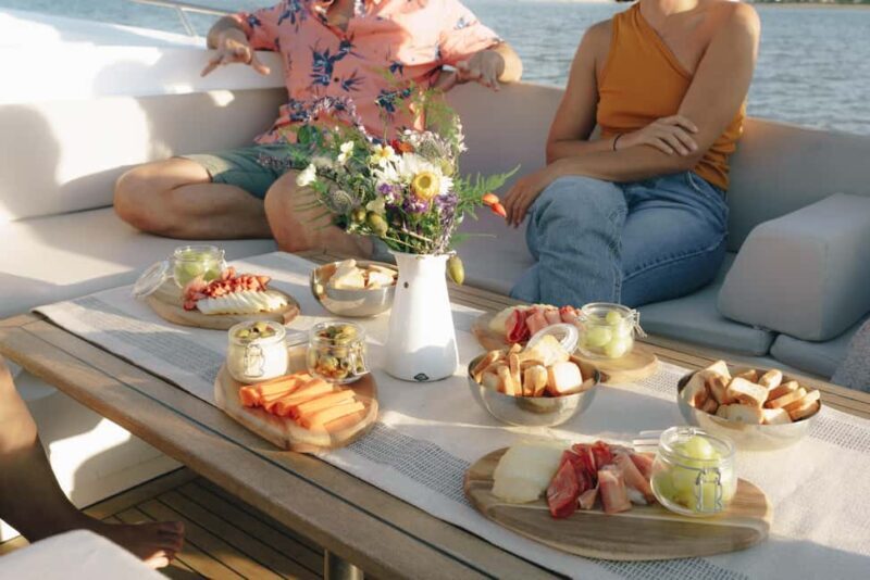 Lisbon Sunset Boat Tour with local Snacks & Drinks - The Sights and Scenic Highlights