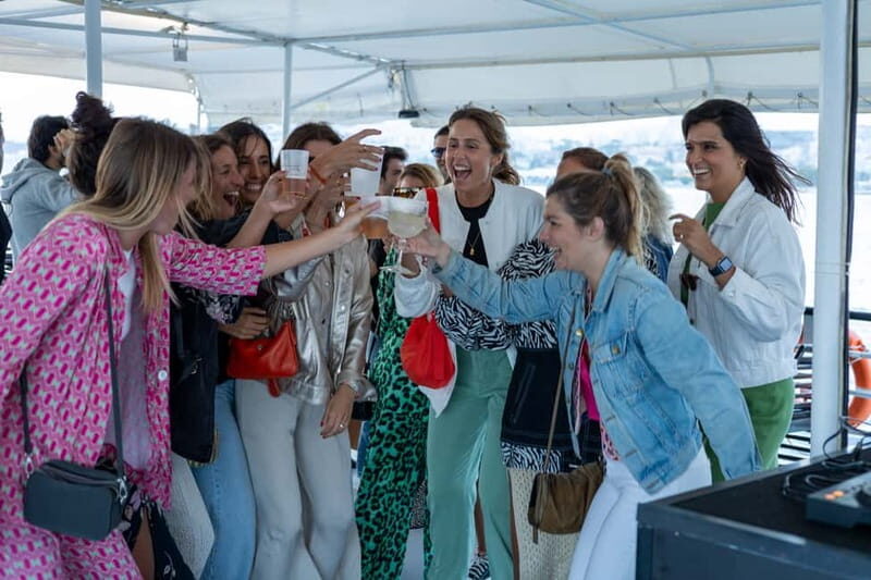 Lisbon: Sunset Boat Tour with Music and Drinks - Good To Know