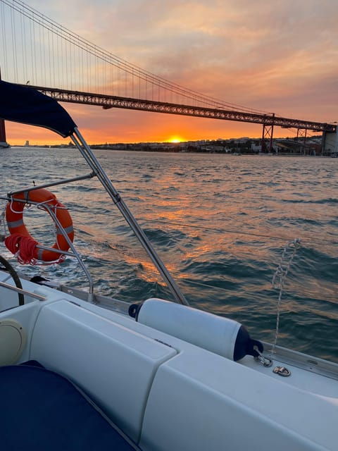 Lisbon: Sunset boat tour with wine - Who Will Love This Tour?