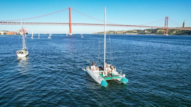 Lisbon: Sunset Catamaran- Music, a Drink & Christmas Lights - Additional Information