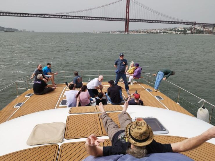 Lisbon: Sunset Catamaran Tour & Wine + Custard Tart - Itinerary Highlights