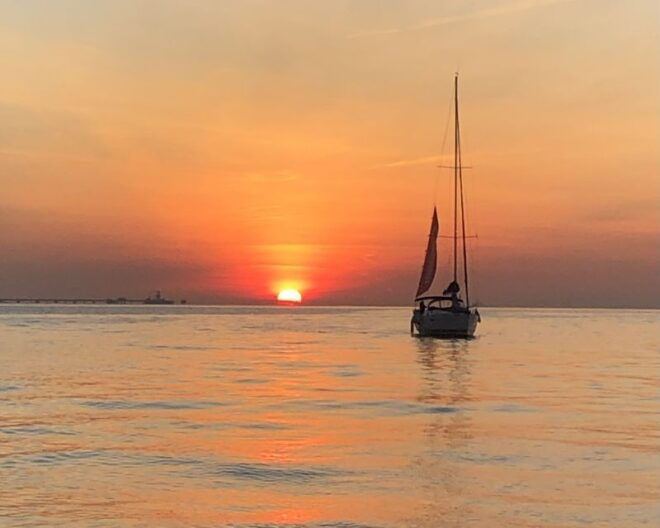 Lisbon: Sunset Cruise - Meeting Point and Options