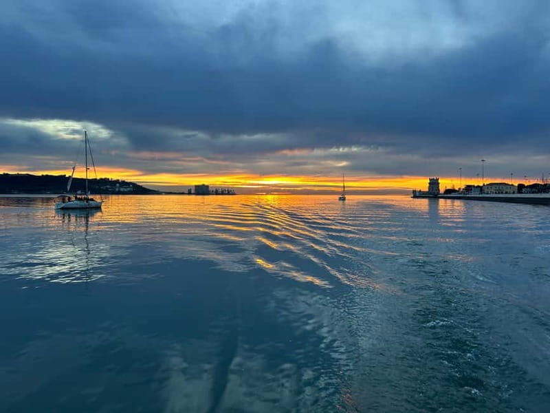 Lisbon: Sunset Sailing Boat Tour with Drinks - A Detailed Look at the Sunset Sailing Experience in Lisbon