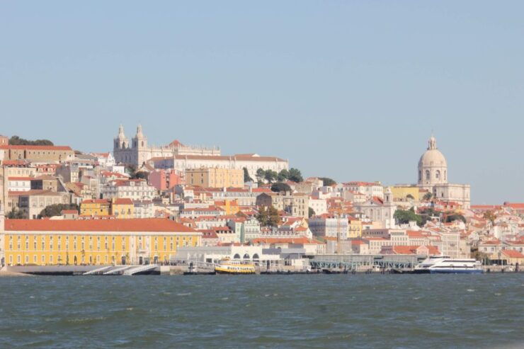 Lisbon: Sunset Sailing Tour in Tagus River - Itinerary