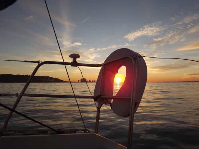 Lisbon: Sunset Tagus River Yacht Cruise With Drink - Highlights of the Experience