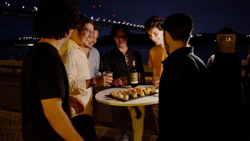 LISBON SUNSET TO NIGHT in Vintage Jeep with FOOD & DRINKS - Who Is This Tour Best For?