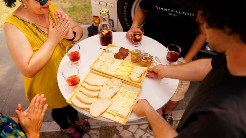 LISBON SUNSET TO NIGHT in Vintage Jeep with FOOD & DRINKS - Good To Know