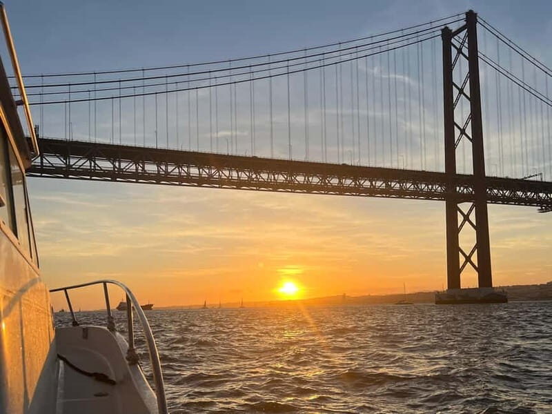 Lisbon: Sunset Tour on a Cozy Boat - Good To Know