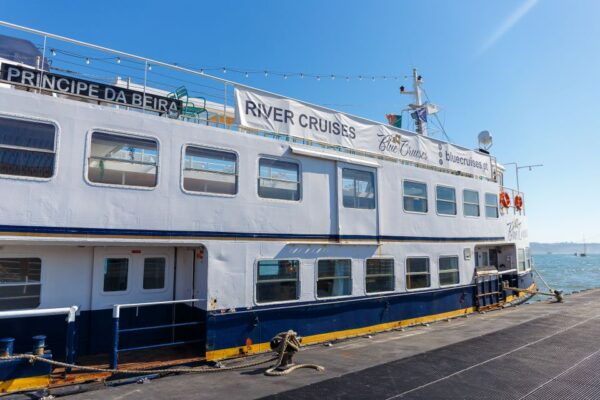Lisbon: Tagus River Boat Tour With One Drink Included - Meeting Point and Voucher Exchange