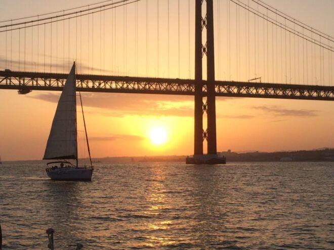 Lisbon: Tagus River Cruise, Morning, Day, Sunset, or Night - Tagus River Cruise: Nighttime