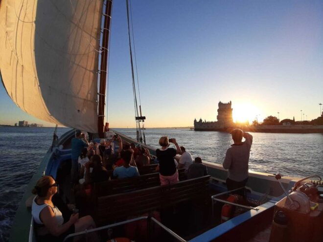 Lisbon: Tagus River Sunset Cruise in a Traditional Vessel - Reviews
