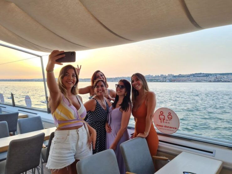 Lisbon: Tagus River Sunset Cruise With Welcome Drink - Free Cancellation and Flexible Payment Options