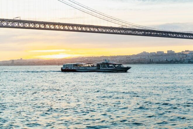Lisbon: Tagus River Sunset Cruise With Welcome Drink - Multilingual Host and Wheelchair Accessibility