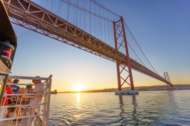 Lisbon: Tagus River Sunset Tour With Snacks and Drinks - Important Information
