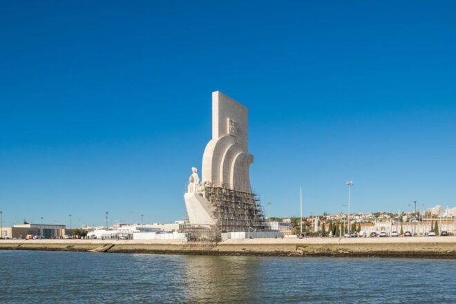Lisbon: Tagus River Yellow Boat Cruise - Key Features