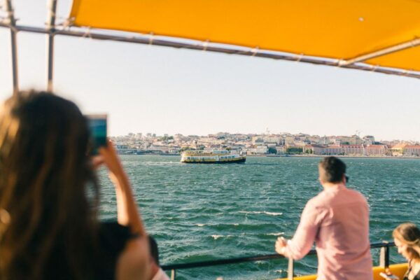 Lisbon: Tagus River Yellow Boat Cruise - Common Questions