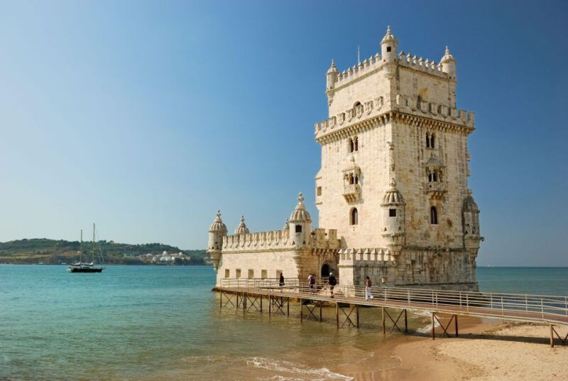 Lisbon to Porto with Óbidos-Nazaré-Fátima-Coimbra-Aveiro - Frequently Asked Questions