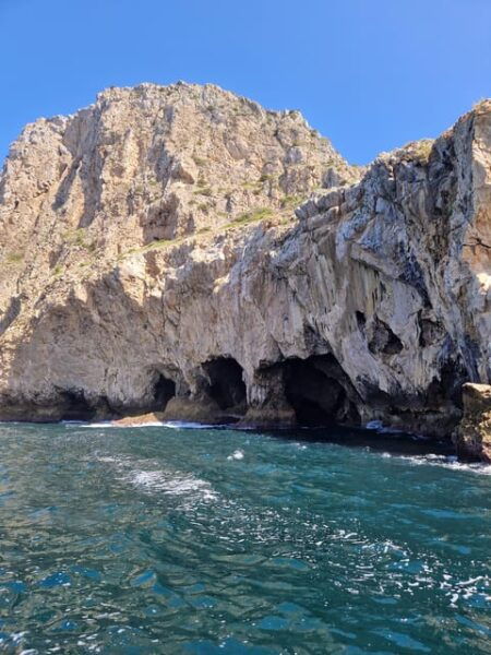 Lisbon To Sesimbra: Boat Tour Dolphins, Caves & Wine Tasting - Car Transfer