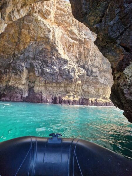 Lisbon To Sesimbra: Boat Tour Dolphins, Caves & Wine Tasting - Boat Cruise