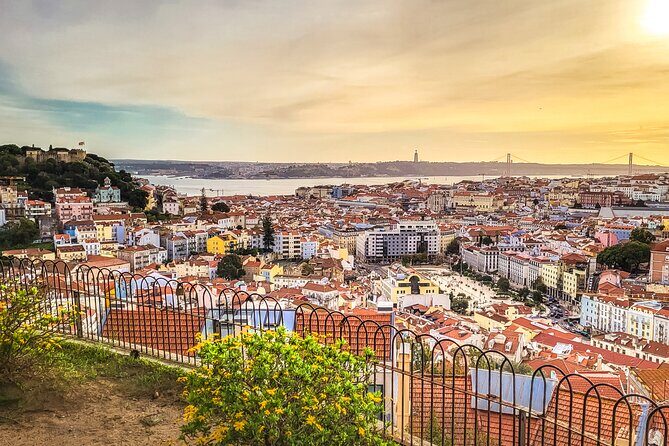 Lisbon tour Oldtown & Viewpoints on a tuktuk - Good To Know