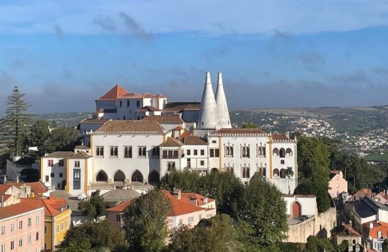 Lisbon: Tour Sintra, Cabo da Roca, Cascais & Belém - Transport and Group Dynamics