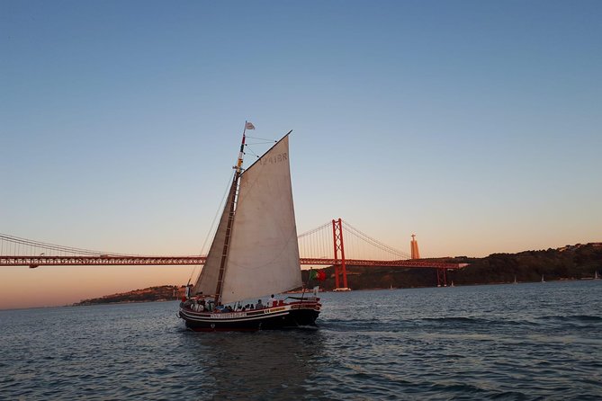 Lisbon Traditional Boats - Sunset Cruise - Meeting and Pickup