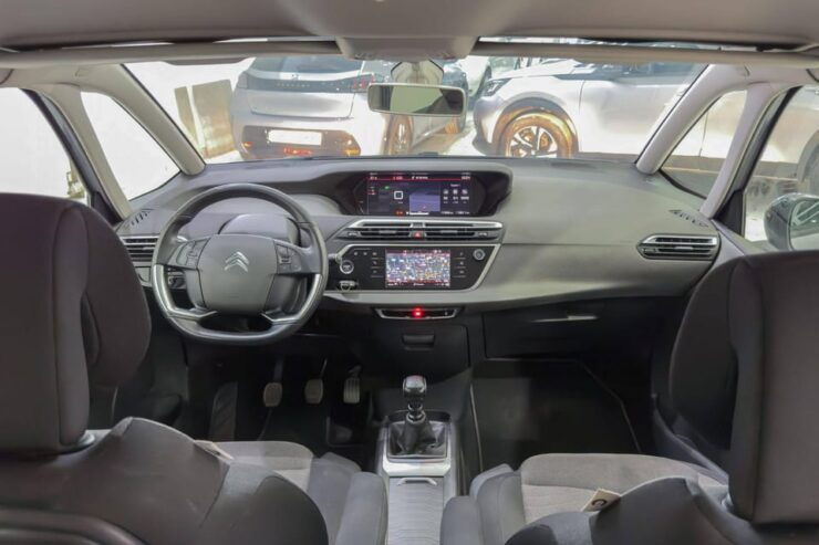 Lisbon: Transfer Between Airport and Hotels in Portugal - Types of Transportation Options