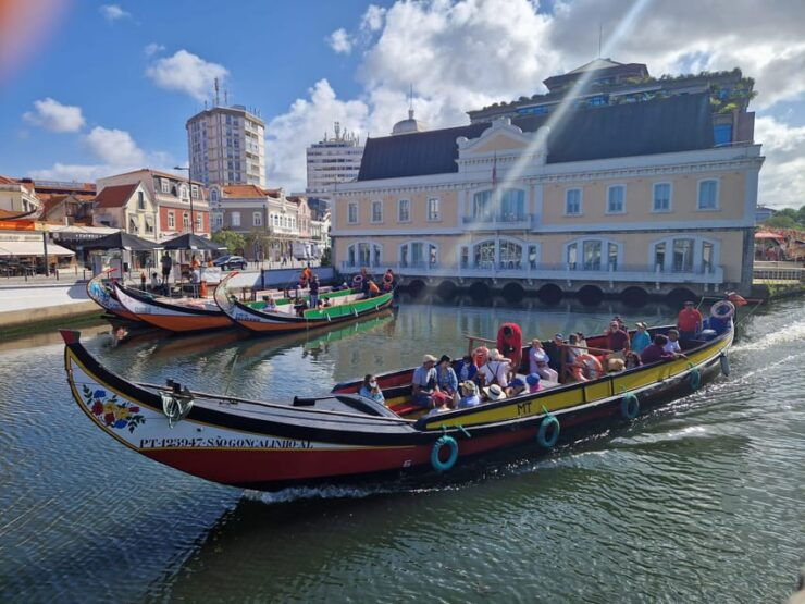 Lisbon: Transfer to Porto With Stops in Óbidos-Nazaré-Aveiro - Good To Know