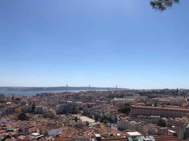 Lisbon: Tuk Tuk 2H Tour Lisbon with a Old Timer - Why This Tour Stands Out
