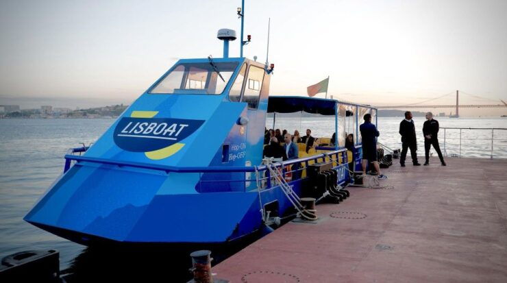 Lisbon: Tuk Tuk City Tour With a Boat Tour in River Tagus - Itinerary Highlights