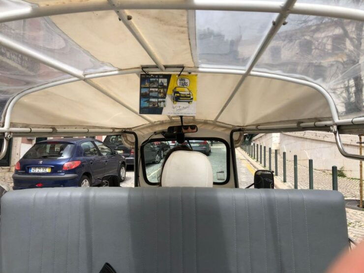 Lisbon: Tuk Tuk Tour to Belem - Languages and Accessibility