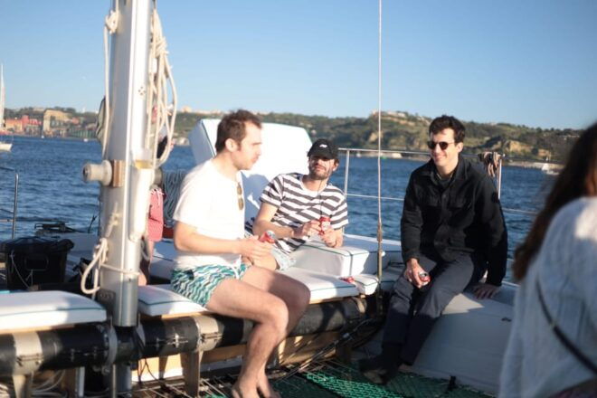 Lisbon View From the Tejo: Catamaran With OPEN BAR and Music - Important Tour Guidelines