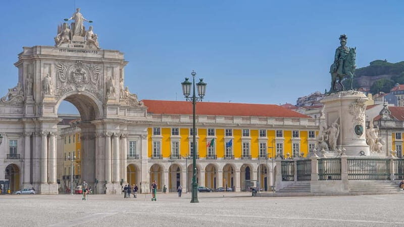 Lisbon Walk: Old Quarter, Hidden Walls & Stunning Views - Introduction to the Tour Experience