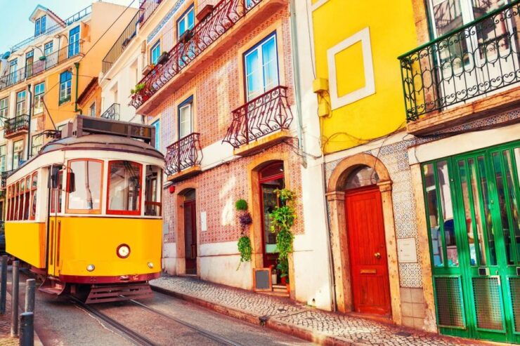 Lisbon: Walking Tour Discovering Rossio, Chiado and Alfama - Activity Highlights