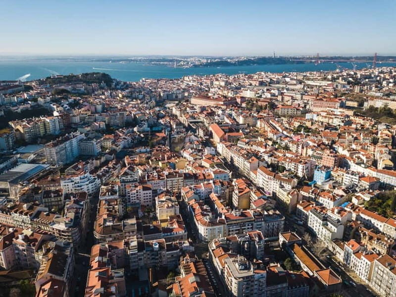 Lisbon: Walking Tour in Chinese - Deep Dive into the Experience