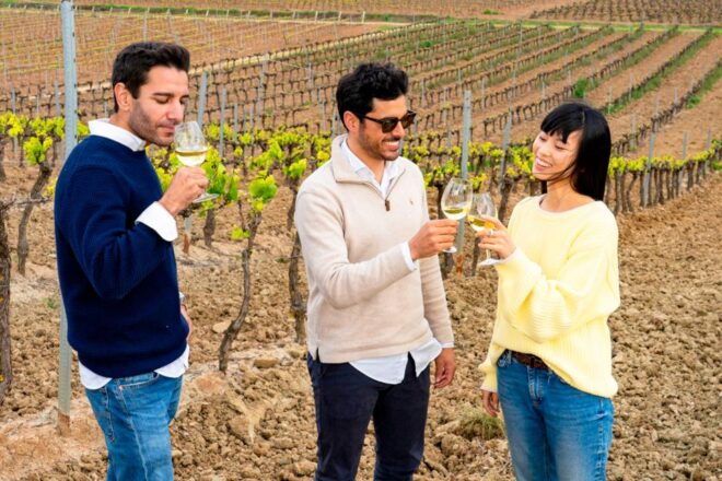 Lisbon: Winery Experience With 4WD Tour and Wine Tasting - Review Summary
