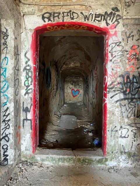 Lisbon's Local Decadent Artistic Secrets - Savoring Local Flavors: African & Portuguese Cuisine