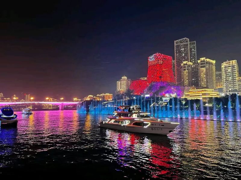 Liujiang River Night Cruise 1-Hour Group Boat Tour - Comfort and safety on the water