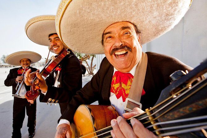 Live a Mexican Night in Plaza de los Mariachis - The Experience in Detail